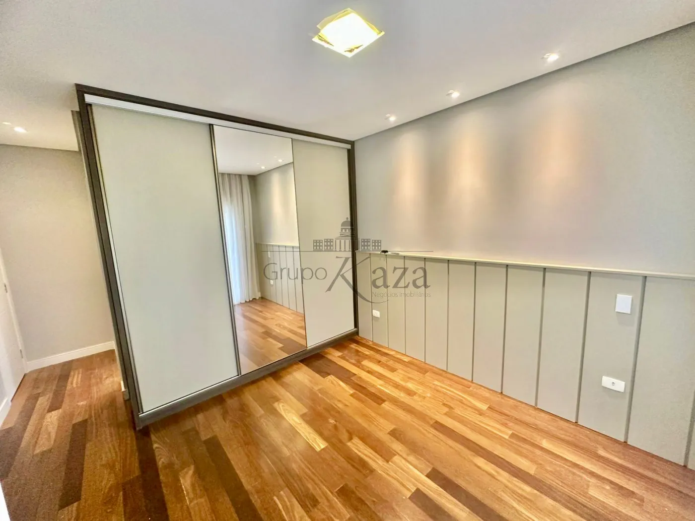 Foto 17 de Casa Condomínio em Jardim do Golfe, São José dos Campos - imagem 17