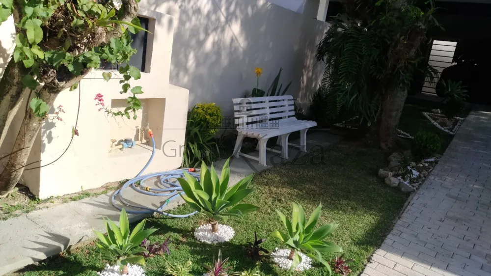 Foto 28 de Casa Térrea em Parque Santo Antônio, Jacareí - imagem 28