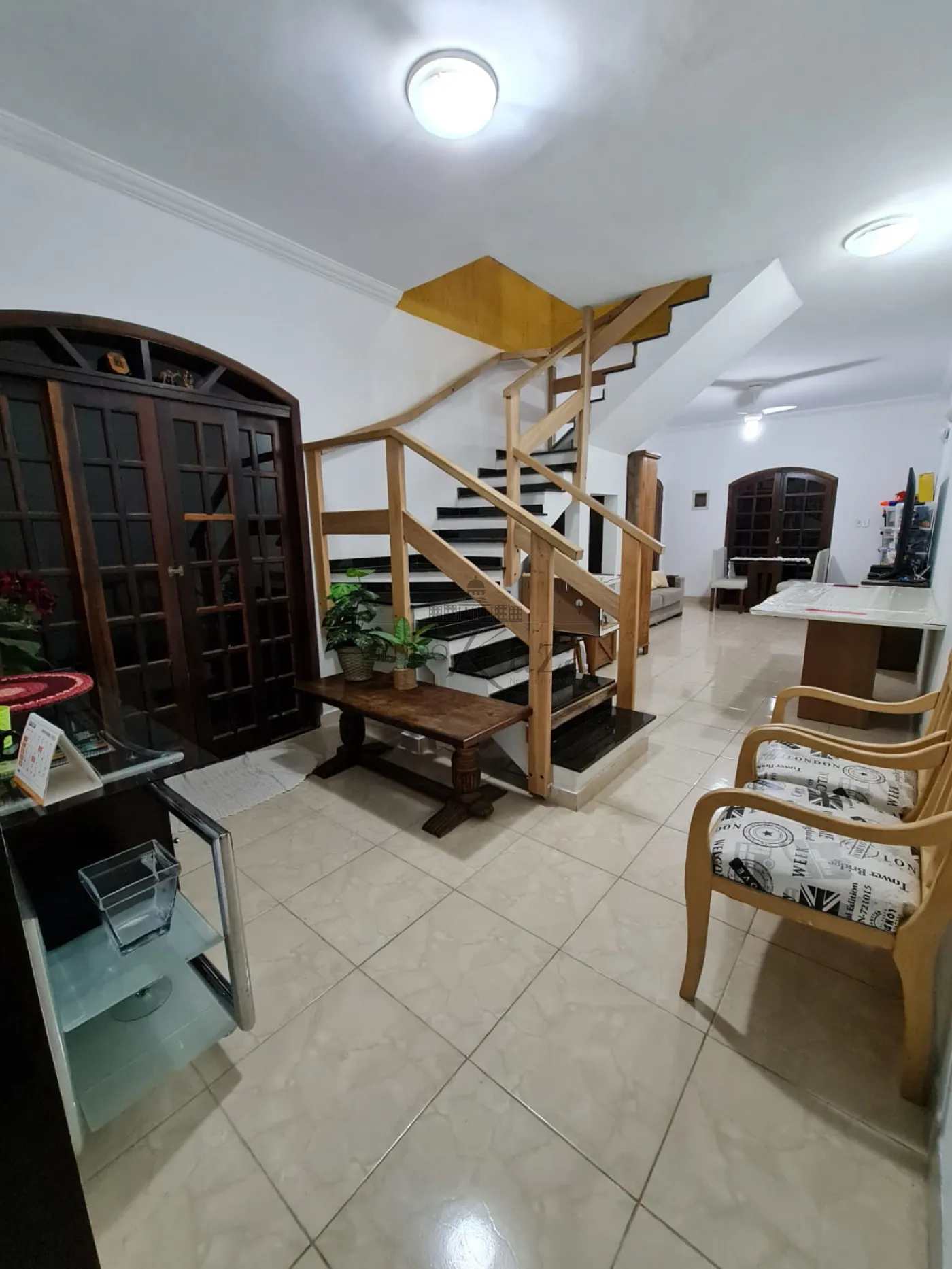 Foto 10 de Casa Sobrado em Parque dos Ipês, São José dos Campos - imagem 10