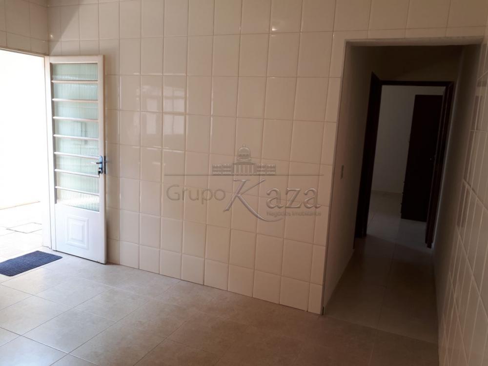 Foto 14 de Casa Padrão em Jardim Portugal, São José dos Campos - imagem 14