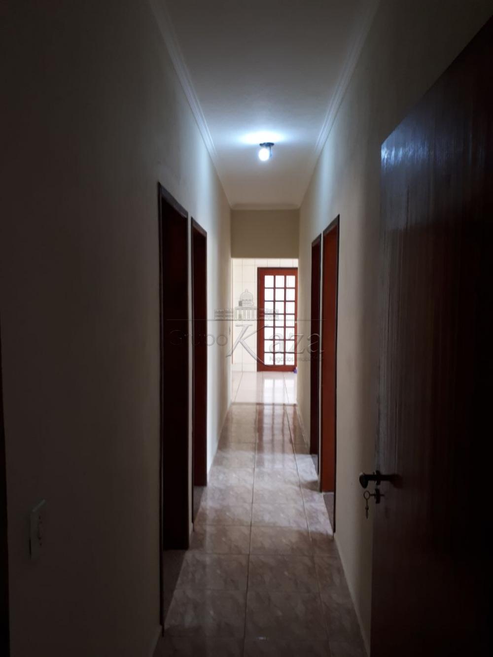 Foto 6 de Casa Padrão em Jardim Portugal, São José dos Campos - imagem 6