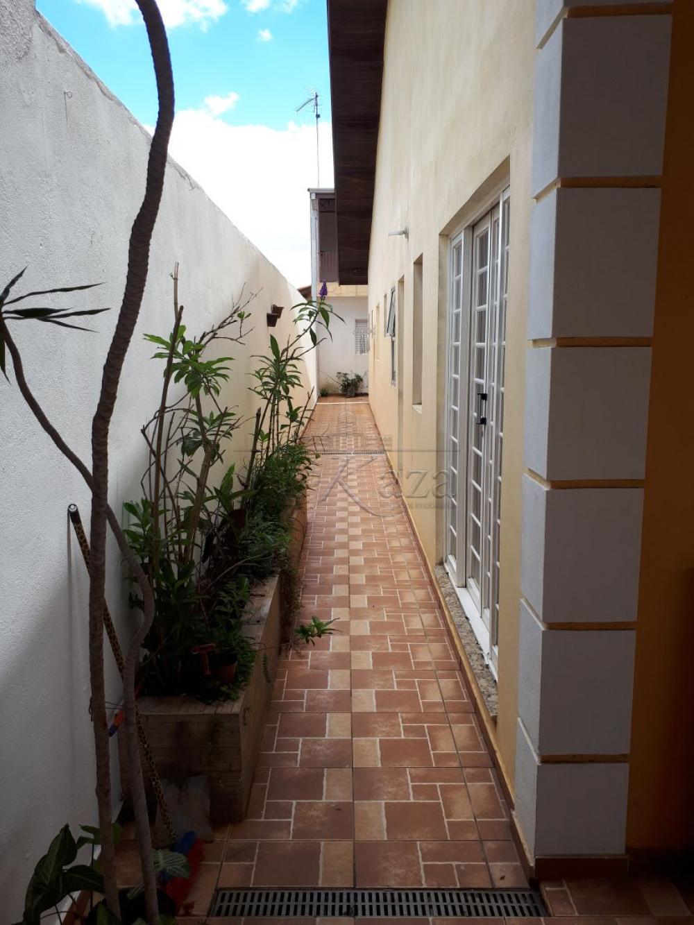 Foto 12 de Casa Padrão em Jardim Portugal, São José dos Campos - imagem 12
