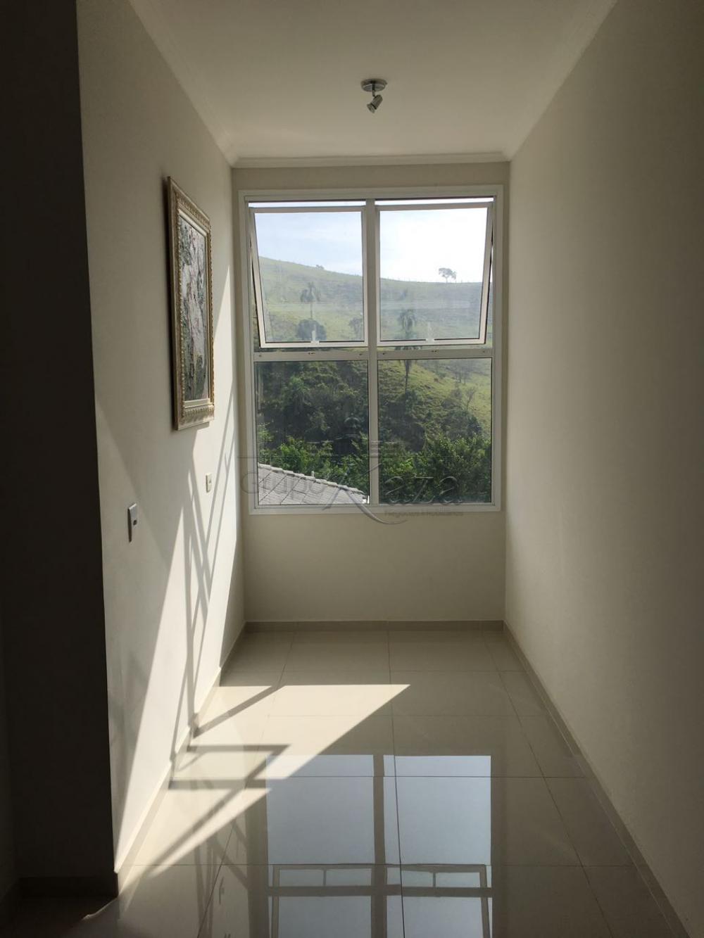 Janelas amplas para ventilação