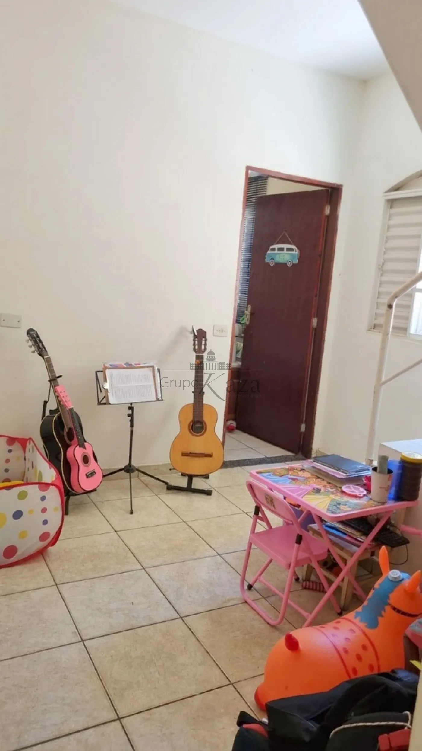 Foto 9 de Casa Sobrado em Jardim Ismênia, São José dos Campos - imagem 9