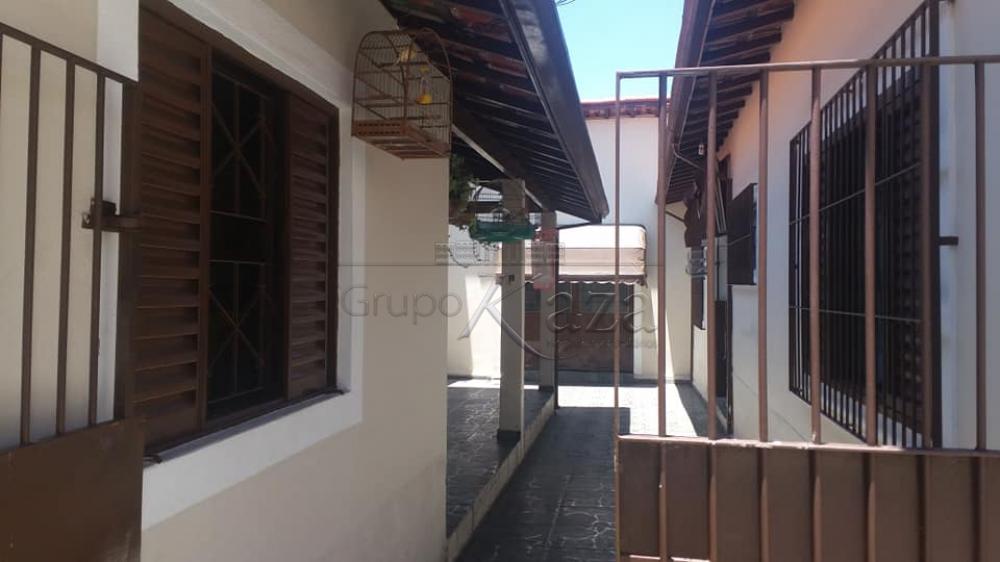 Foto 17 de Casa Térrea em Parque Santo Antônio, Jacareí - imagem 17