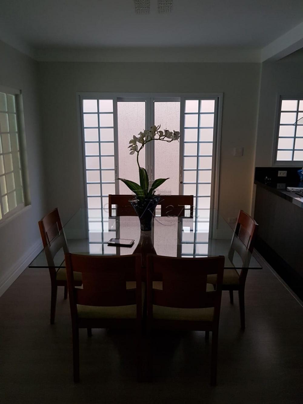 Foto 3 de Casa Padrão em Conjunto Residencial Trinta e Um de Março, São José dos Campos - imagem 3