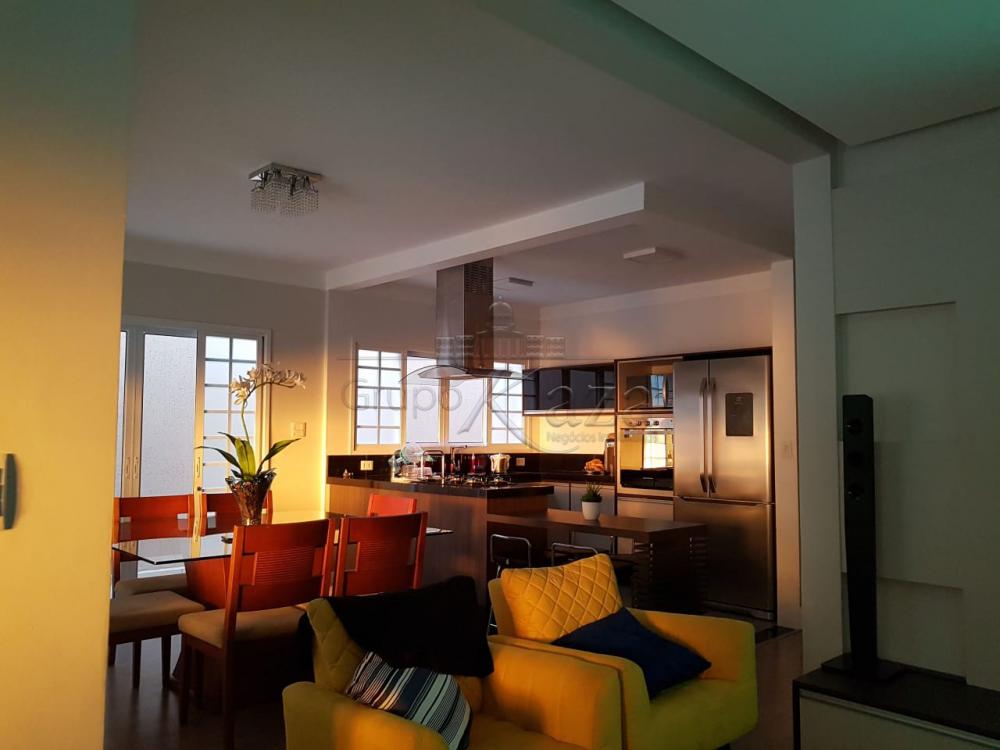 Foto 2 de Casa Padrão em Conjunto Residencial Trinta e Um de Março, São José dos Campos - imagem 2