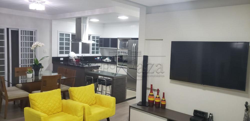 Foto 4 de Casa Padrão em Conjunto Residencial Trinta e Um de Março, São José dos Campos - imagem 4