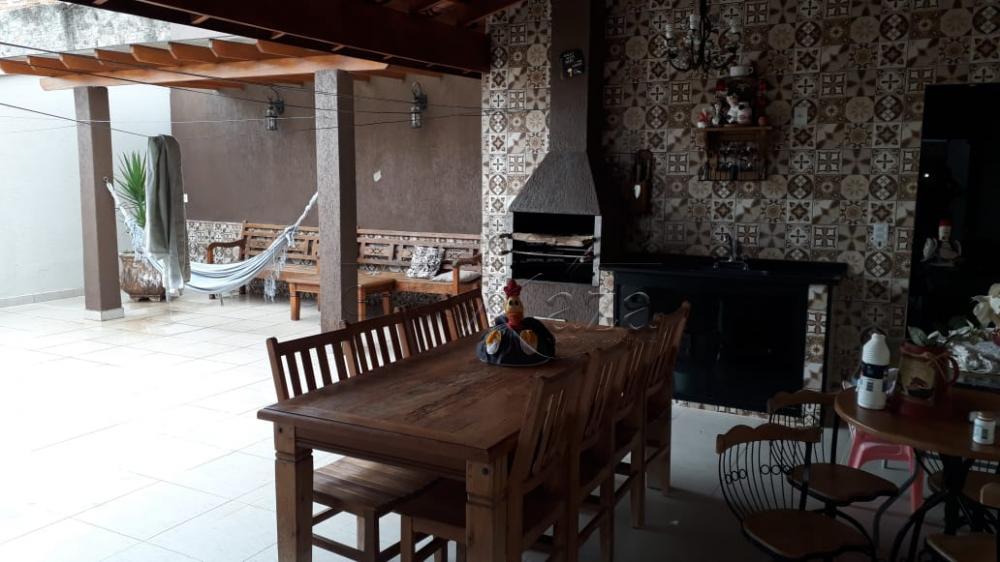 Foto 21 de Casa Padrão em Vila Tesouro, São José dos Campos - imagem 21