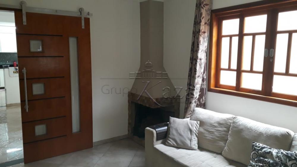 Foto 1 de Casa Padrão em Vila Tesouro, São José dos Campos - imagem 1