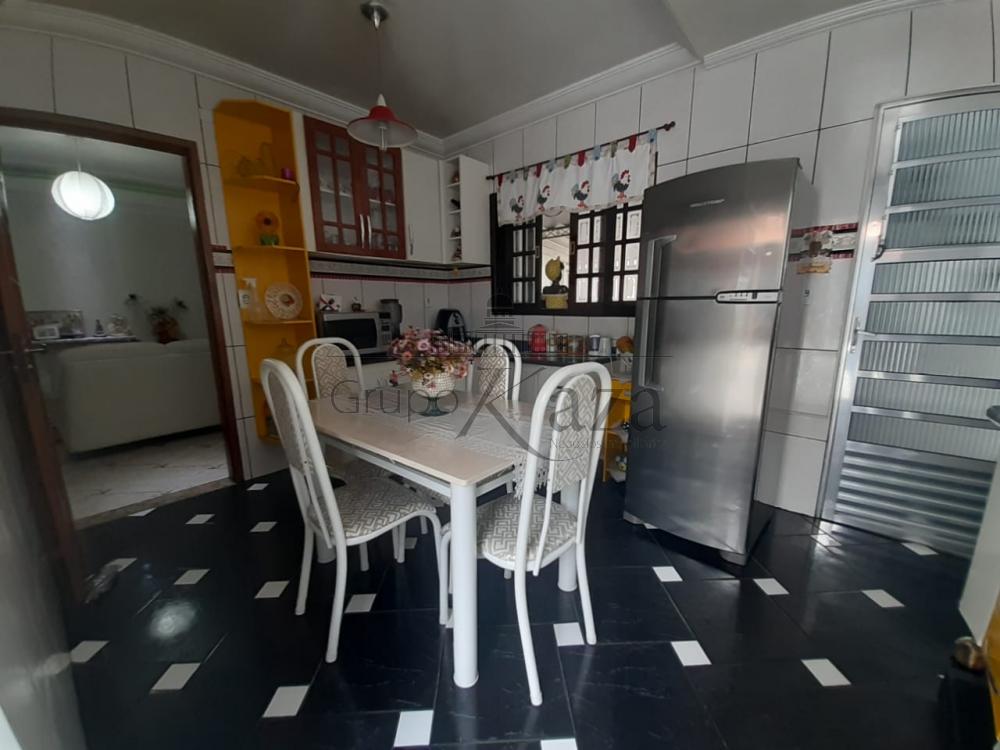 Foto 2 de Casa Térrea em Conjunto Residencial Trinta e Um de Março, São José dos Campos - imagem 2