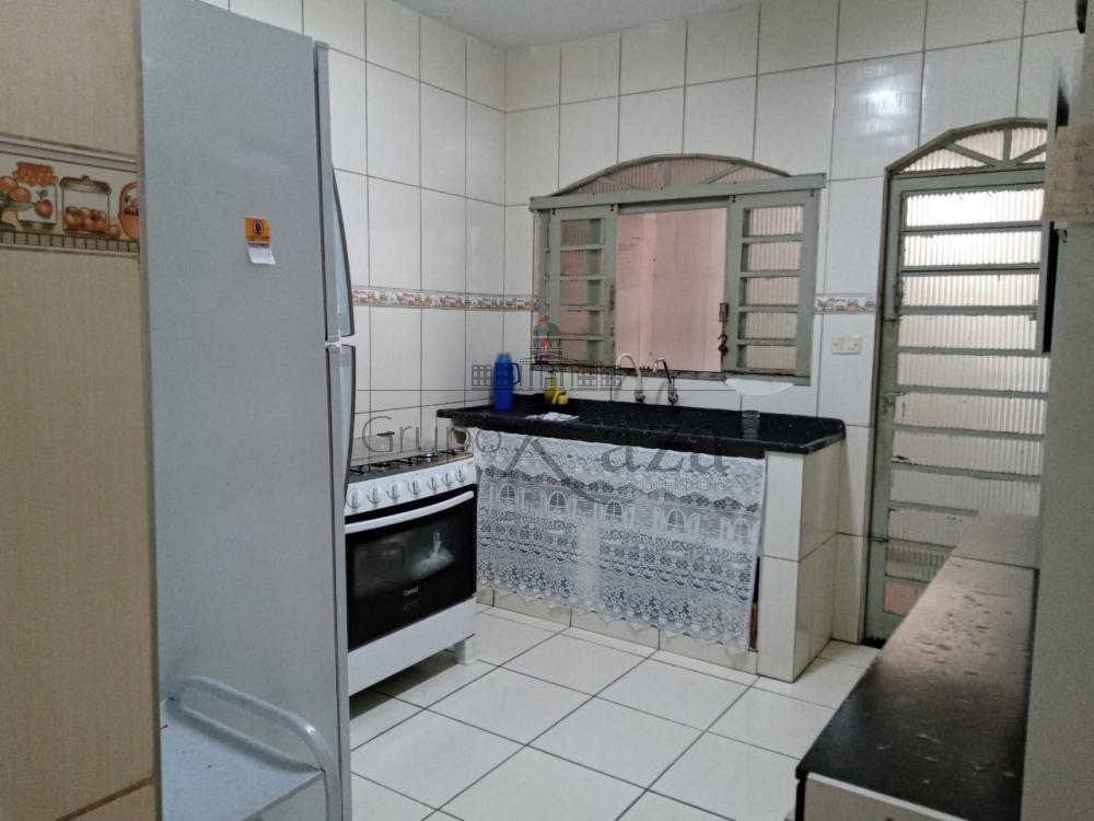Foto 3 de Casa Padrão em Conjunto Residencial Trinta e Um de Março, São José dos Campos - imagem 3