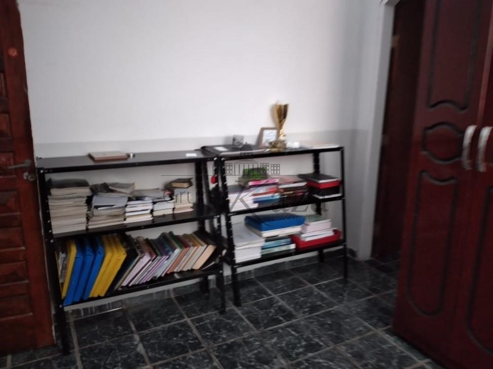 Foto 11 de Casa Geminada em Jardim Pararangaba, São José dos Campos - imagem 11