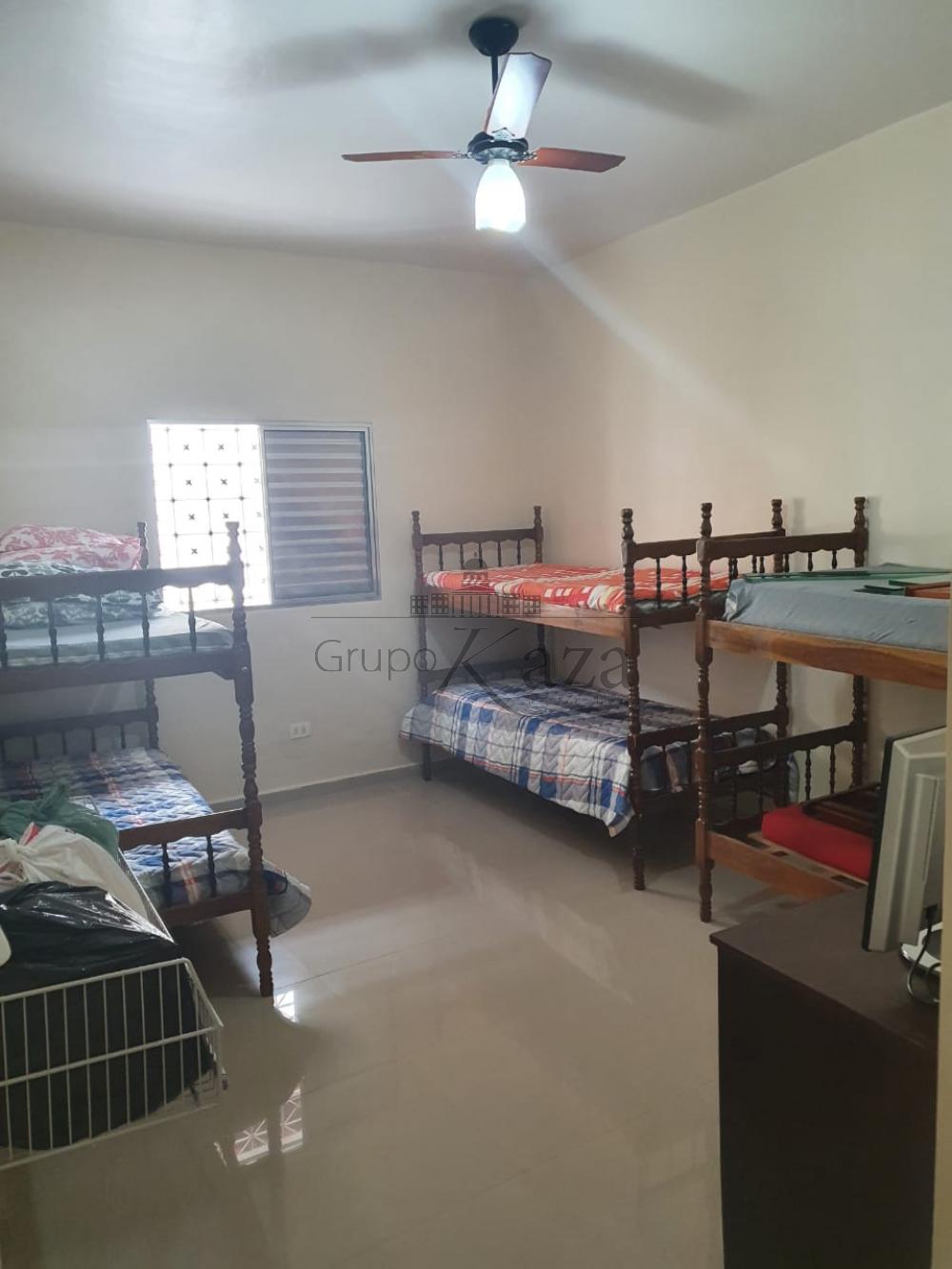 Foto 15 de Casa Padrão em CENTRO, Caraguatatuba - imagem 15