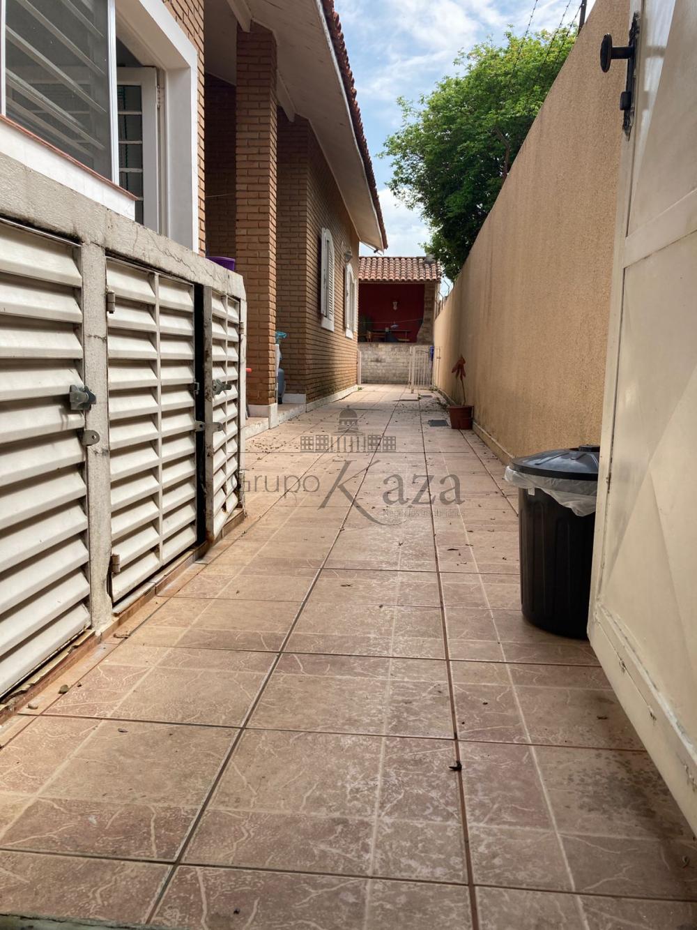 Foto 19 de Casa Padrão em Jardim Siesta, Jacareí - imagem 19