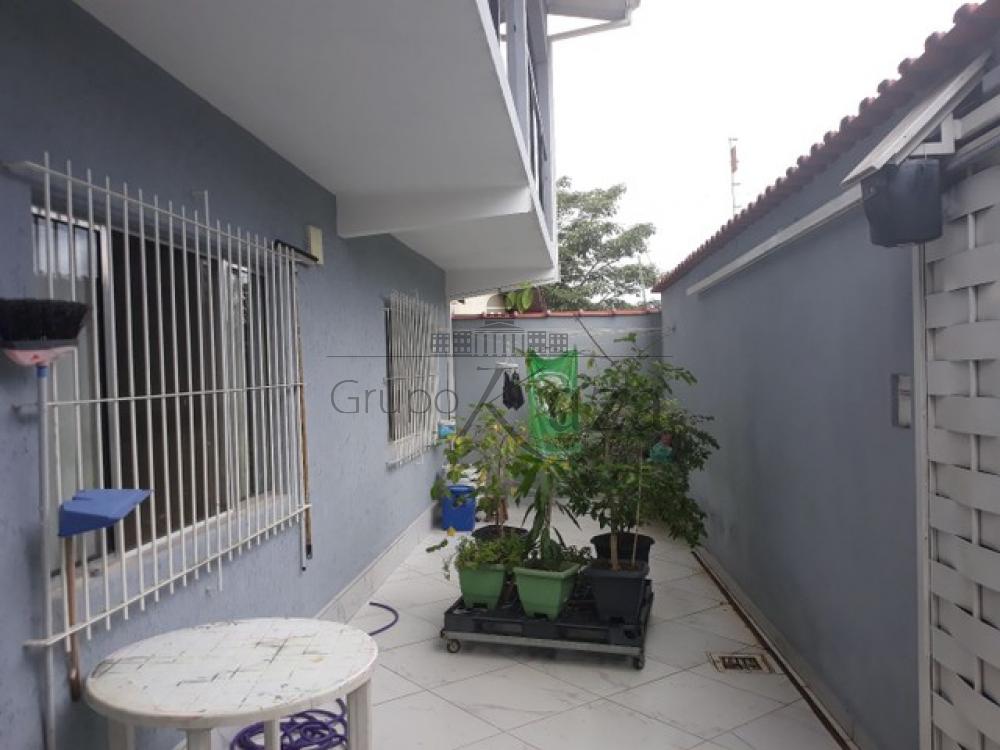 Foto 17 de Casa Padrão em Vila Tesouro, São José dos Campos - imagem 17
