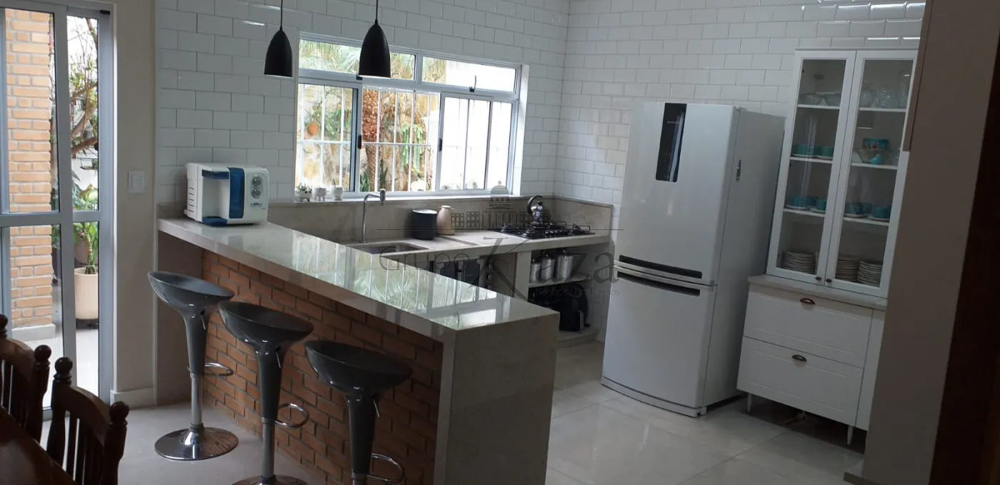 Foto 9 de Casa Sobrado em Jardim Ismênia, São José dos Campos - imagem 9