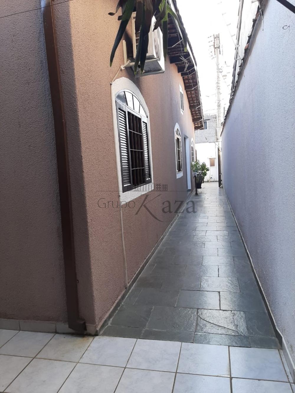 Foto 10 de Casa Padrão em Jardim Altos de Santana I, Jacareí - imagem 10