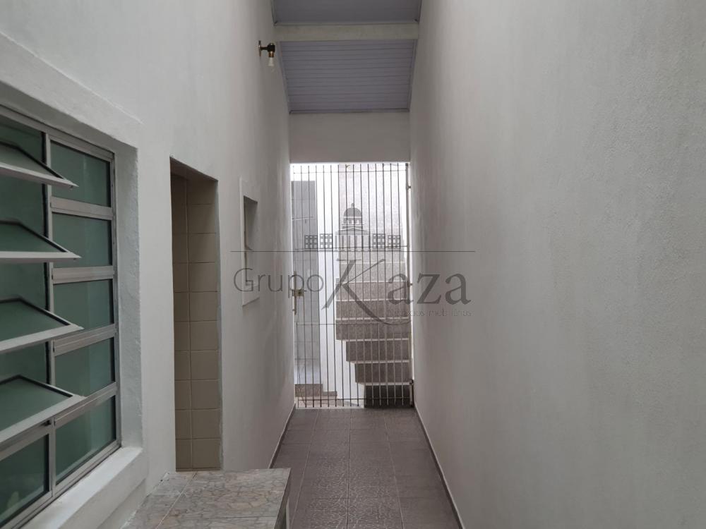 Foto 12 de Casa Padrão em Jardim Altos de Santana, São José dos Campos - imagem 12