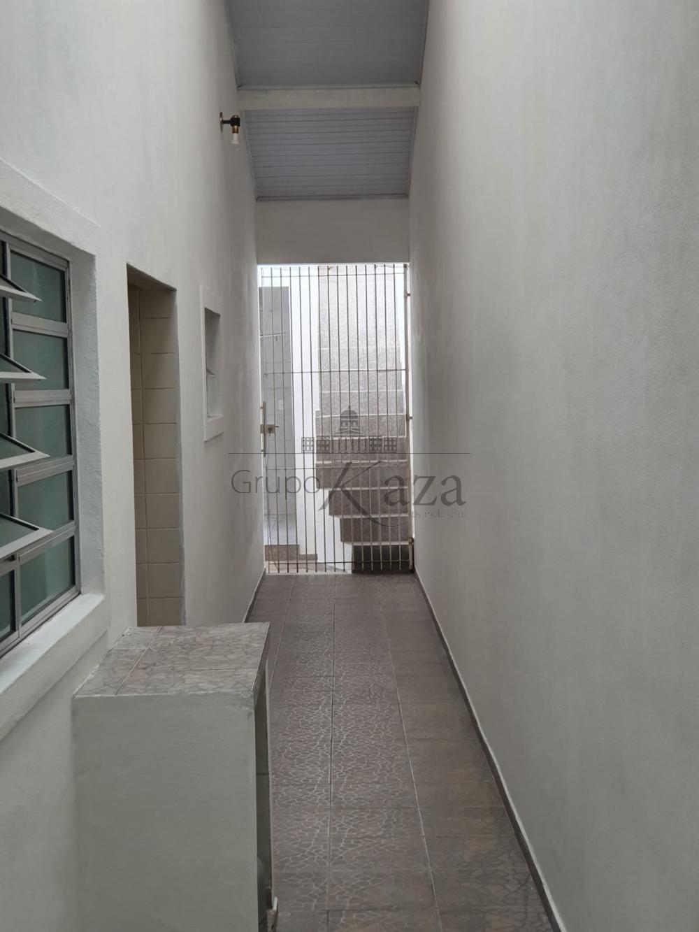 Foto 15 de Casa Padrão em Jardim Altos de Santana, São José dos Campos - imagem 15