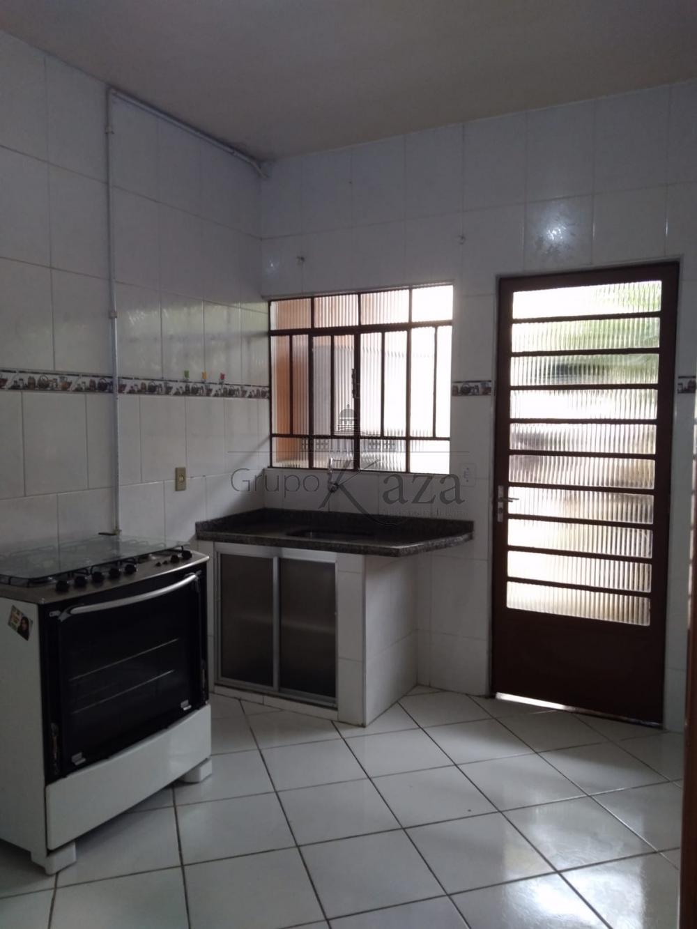 Foto 6 de Casa Padrão em Conjunto Residencial Trinta e Um de Março, São José dos Campos - imagem 6