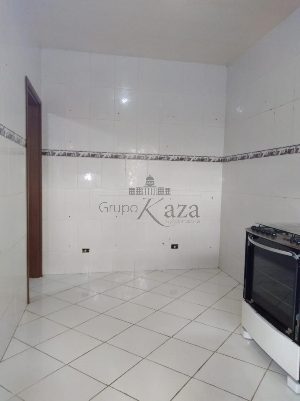 Foto 9 de Casa Padrão em Conjunto Residencial Trinta e Um de Março, São José dos Campos - imagem 9