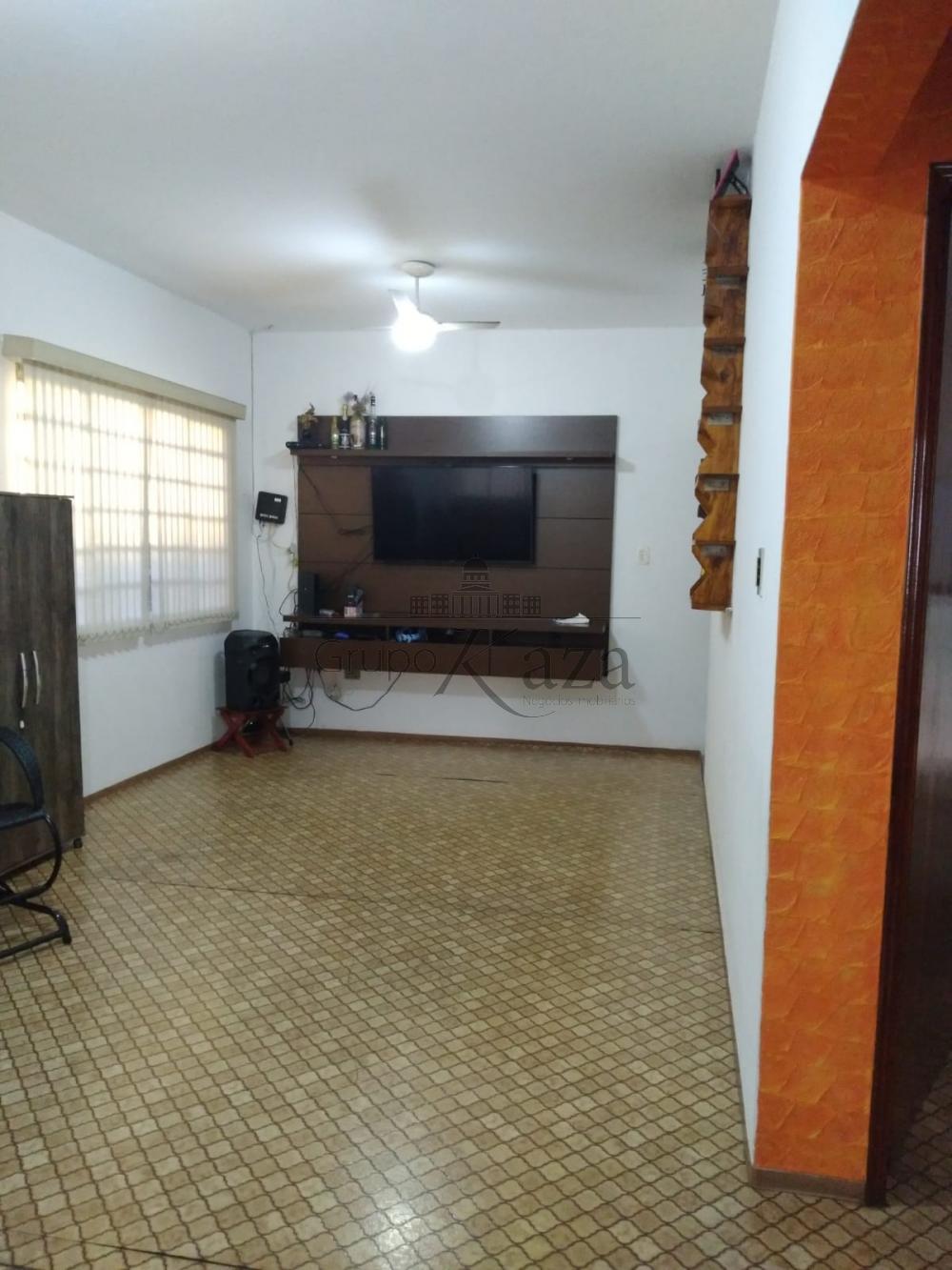 Foto 3 de Casa Padrão em Conjunto Residencial Trinta e Um de Março, São José dos Campos - imagem 3