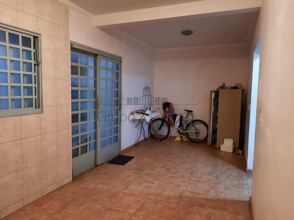 Foto 16 de Casa Sobrado em Jardim Uirá, São José dos Campos - imagem 16