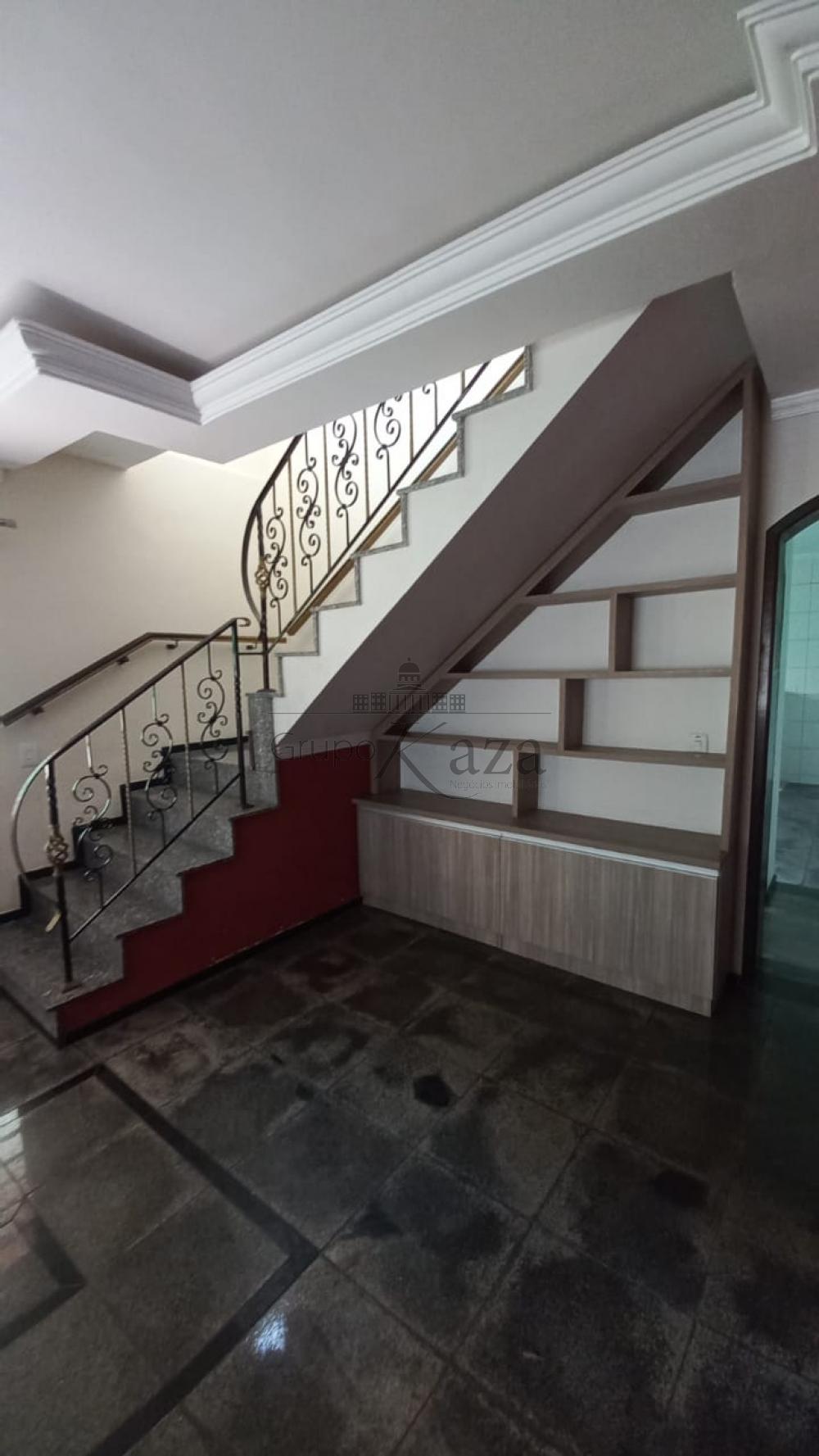 Foto 3 de Casa Sobrado em Jardim Santa Marina, Jacareí - imagem 3