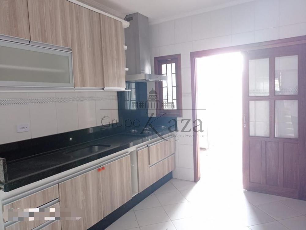 Foto 9 de Casa Padrão em Jardim Santa Inês II, São José dos Campos - imagem 9