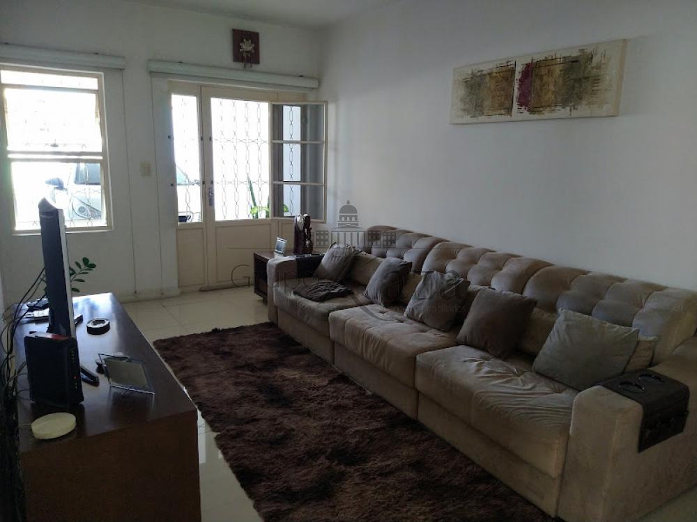 Foto 1 de Casa Padrão em Chácaras Santa Maria, Jacareí - imagem 1