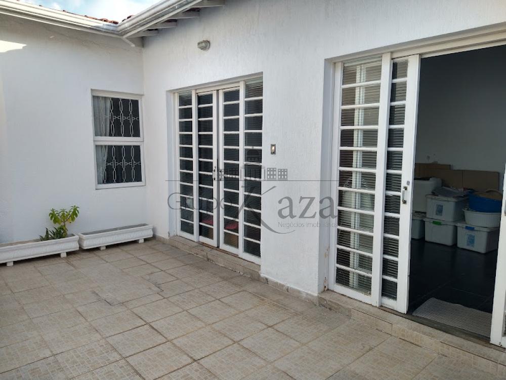Foto 22 de Casa Padrão em Chácaras Santa Maria, Jacareí - imagem 22