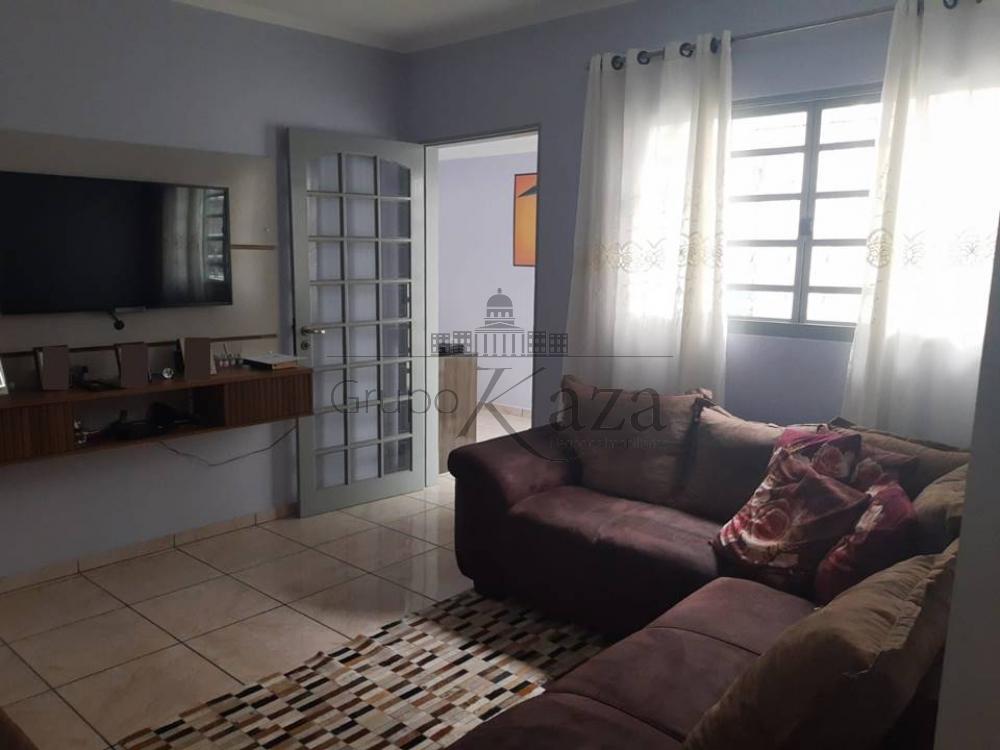 Foto 1 de Casa Padrão em Vila Pinheiro, Jacareí - imagem 1