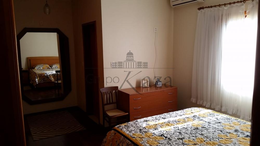 Foto 11 de Casa Sobrado em Jardim Altos de Santana I, Jacareí - imagem 11