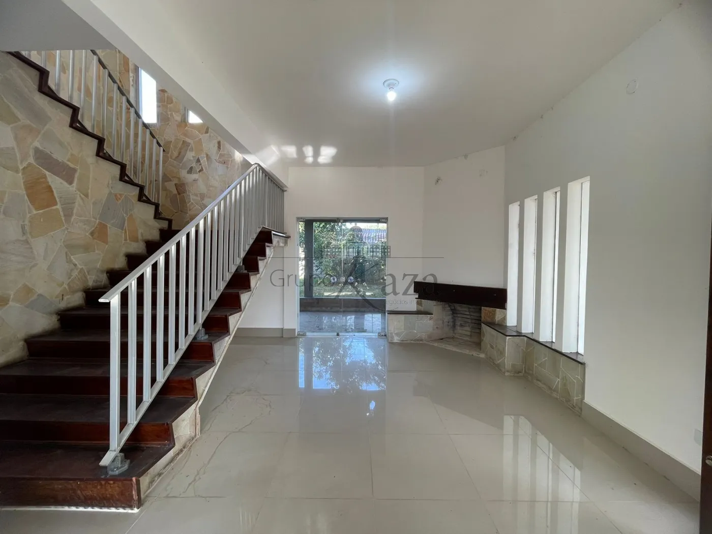 Foto 3 de Casa Sobrado em Jardim Siesta, Jacareí - imagem 3