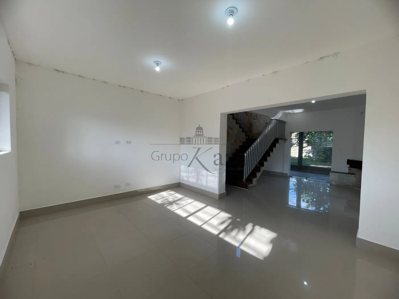 Foto 1 de Casa Sobrado em Jardim Siesta, Jacareí - imagem 1