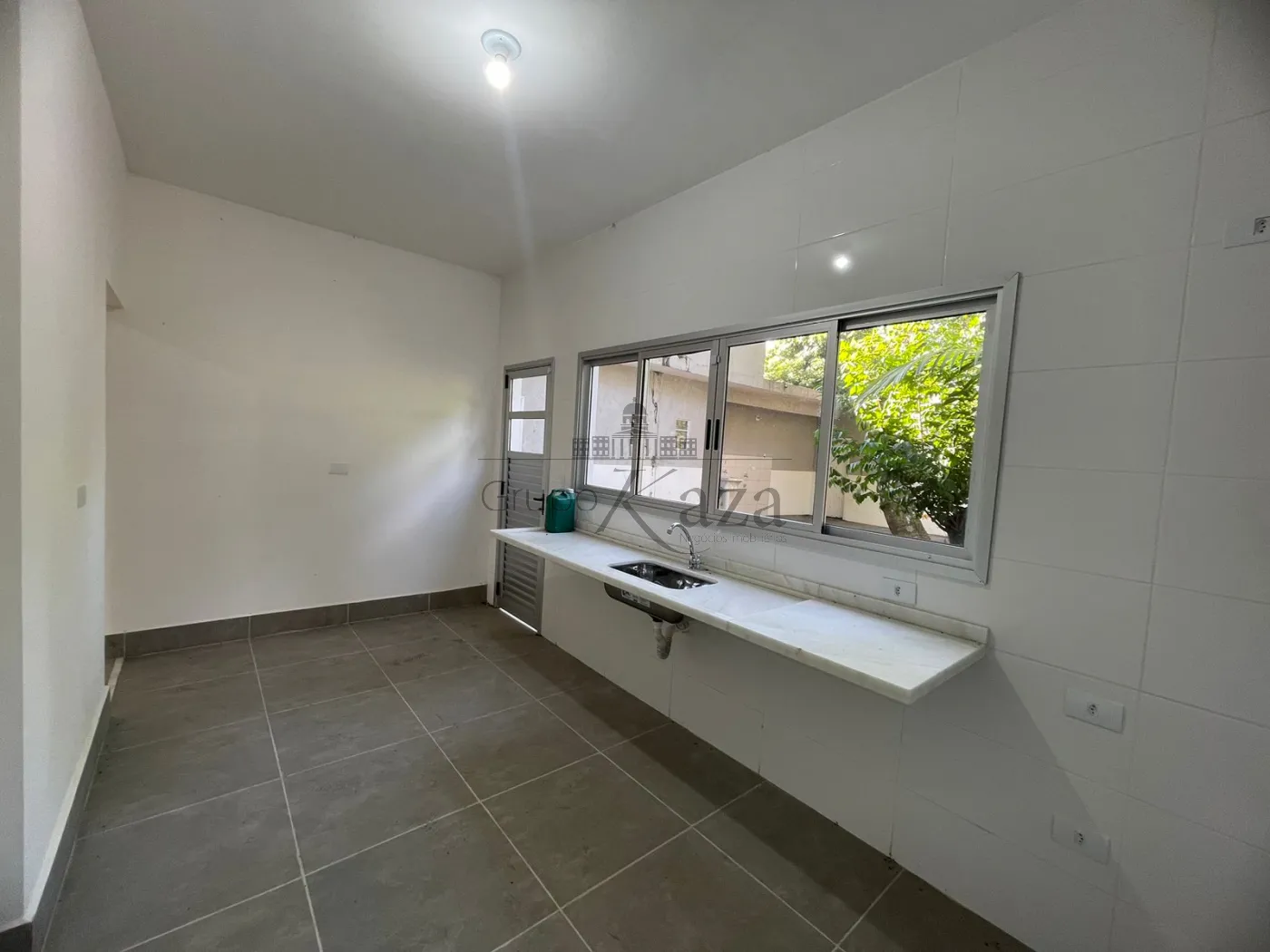Foto 4 de Casa Sobrado em Jardim Siesta, Jacareí - imagem 4