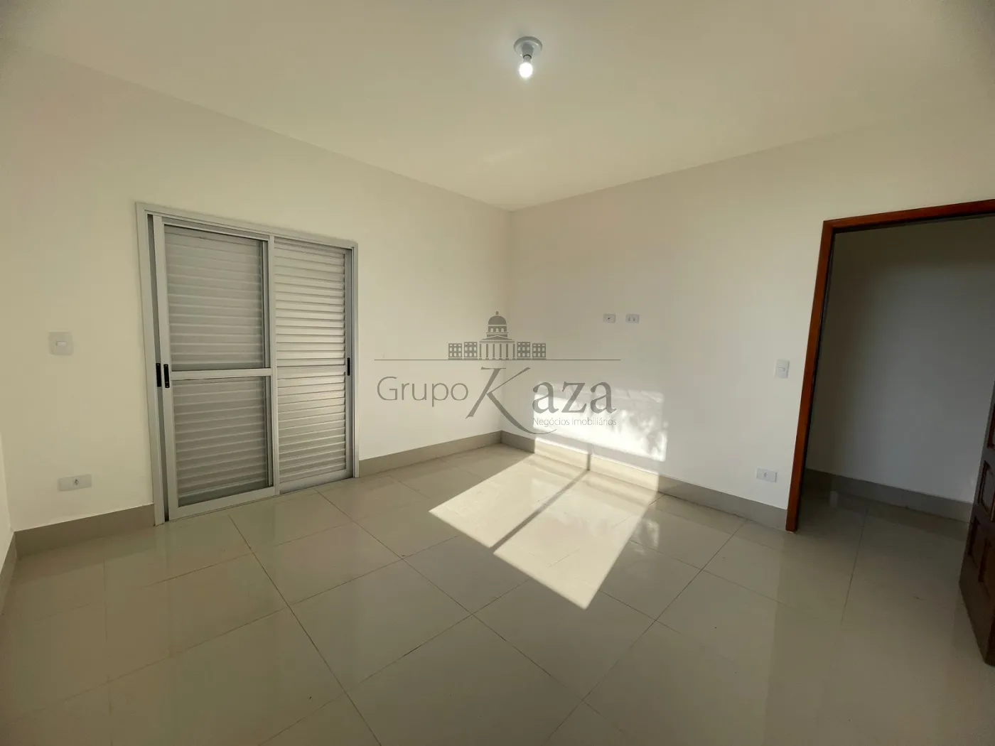 Foto 13 de Casa Sobrado em Jardim Siesta, Jacareí - imagem 13
