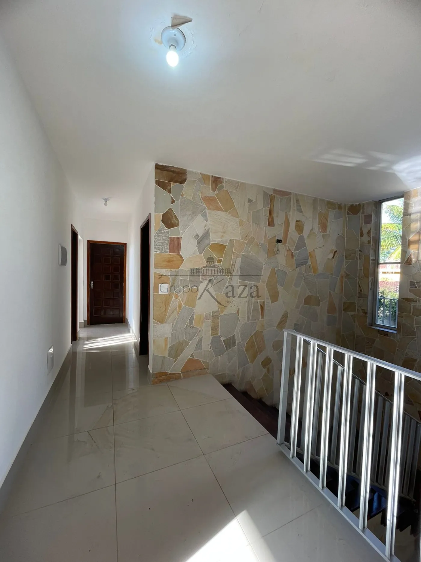 Foto 8 de Casa Sobrado em Jardim Siesta, Jacareí - imagem 8