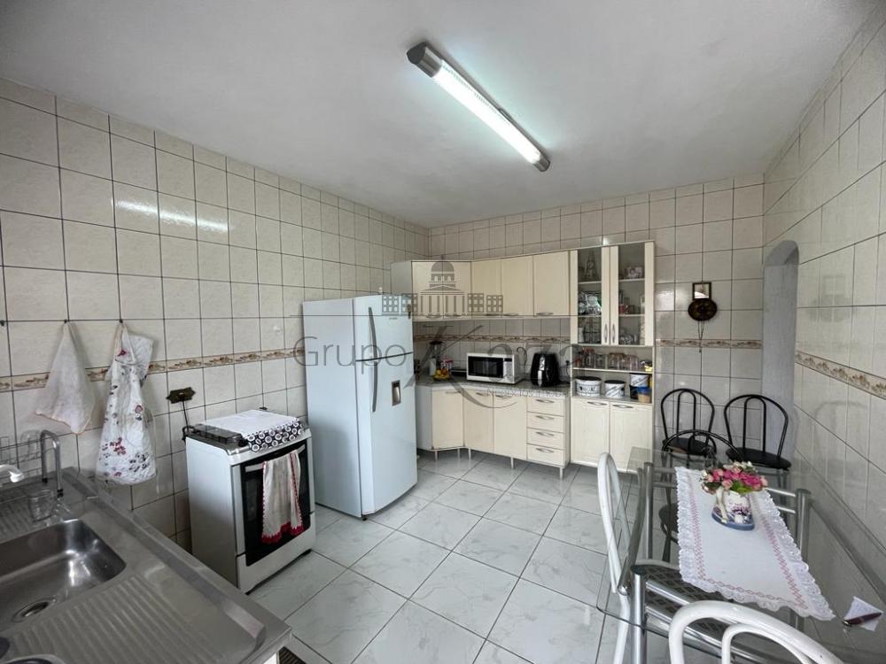 Foto 13 de Casa Padrão em Chácaras Santa Maria, Jacareí - imagem 13