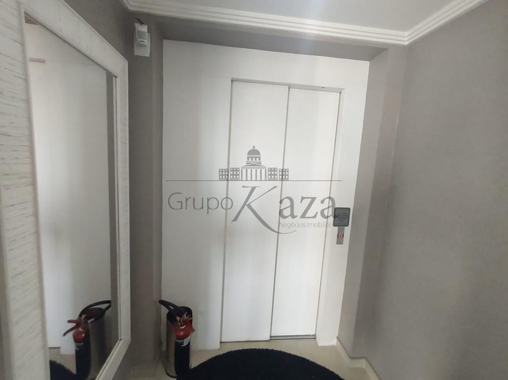 HALL ELEVADOR ANDAR