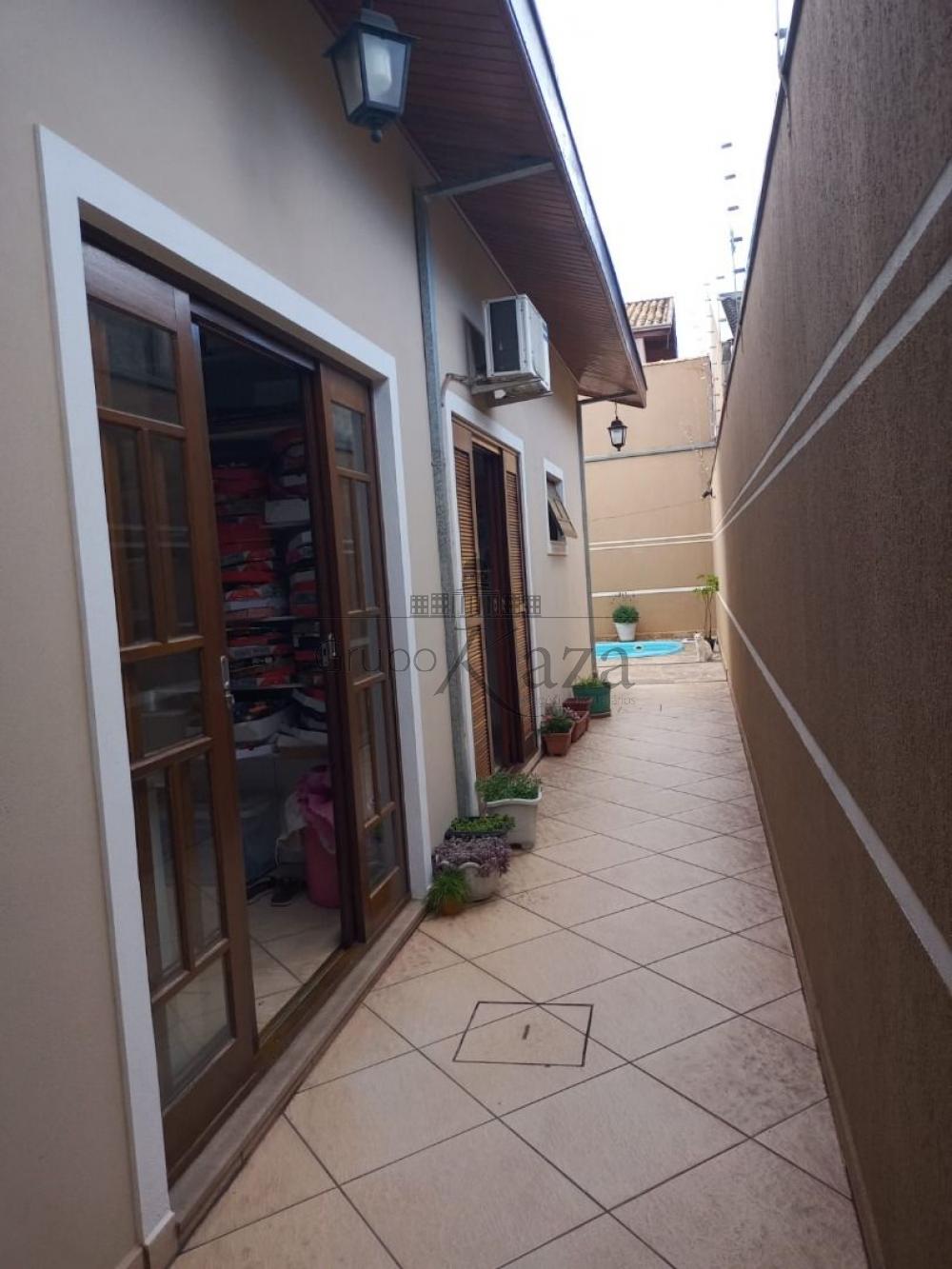 Foto 29 de Casa Térrea em Chácaras Santa Maria, Jacareí - imagem 29