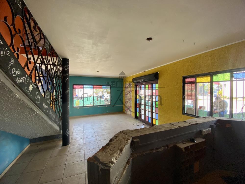 Foto 6 de Comercial Casa em Vila Guaianazes, São José dos Campos - imagem 6