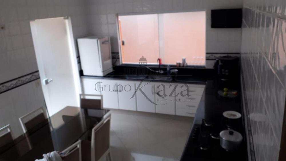 Foto 3 de Casa Padrão em Jardim Terras do Sul, São José dos Campos - imagem 3