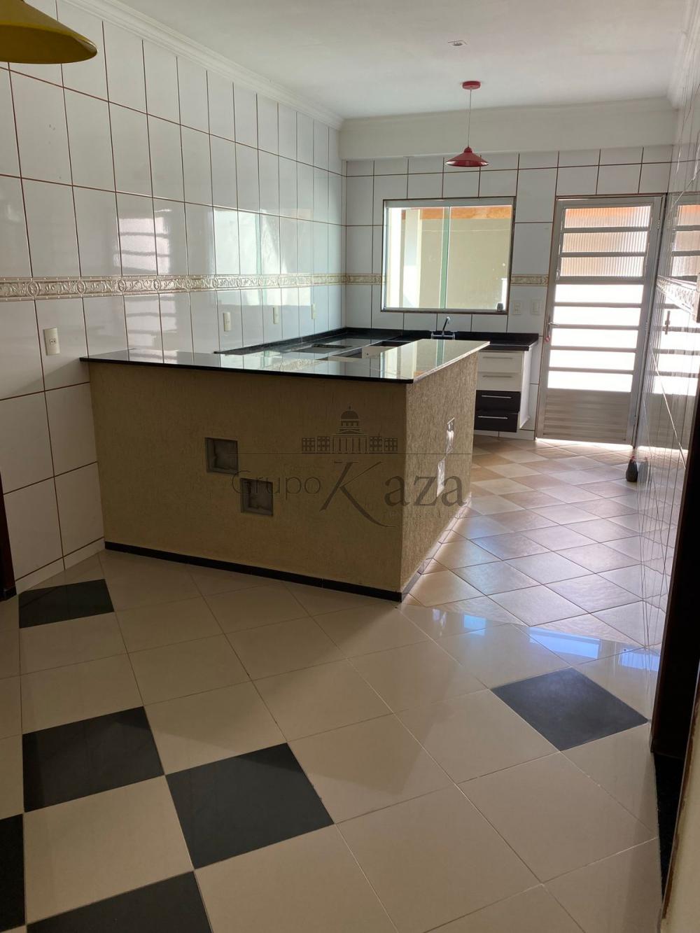 Foto 3 de Casa Padrão em Jardim Motorama, São José dos Campos - imagem 3