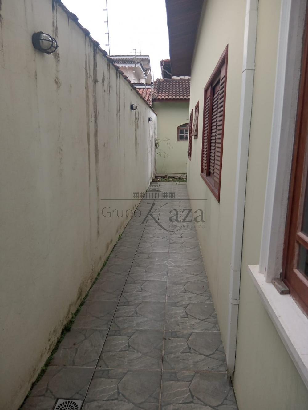 Foto 17 de Casa Sobrado em Chácaras Santa Maria, Jacareí - imagem 17