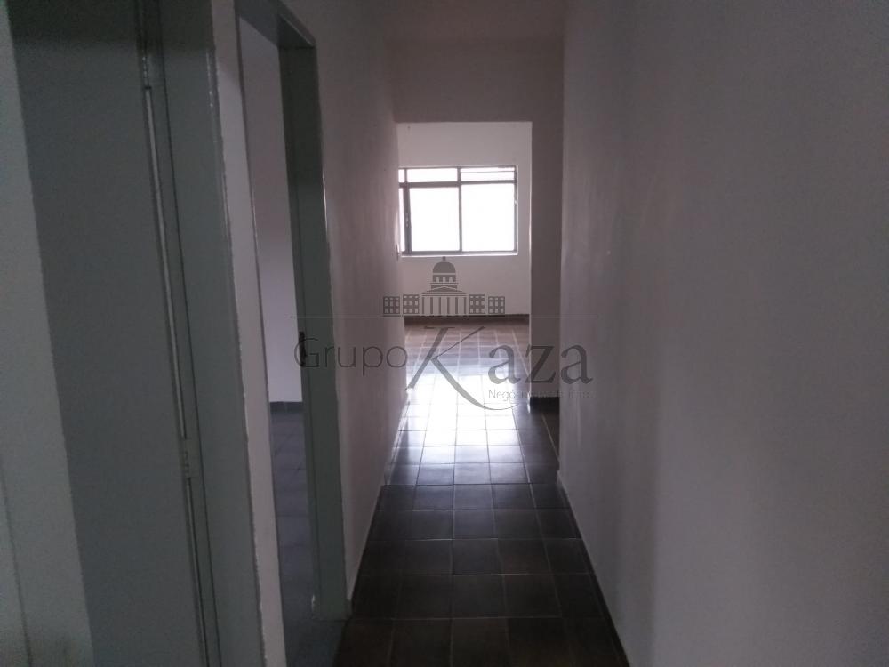 Foto 3 de Casa Padrão em Jardim Anhembi, São José dos Campos - imagem 3