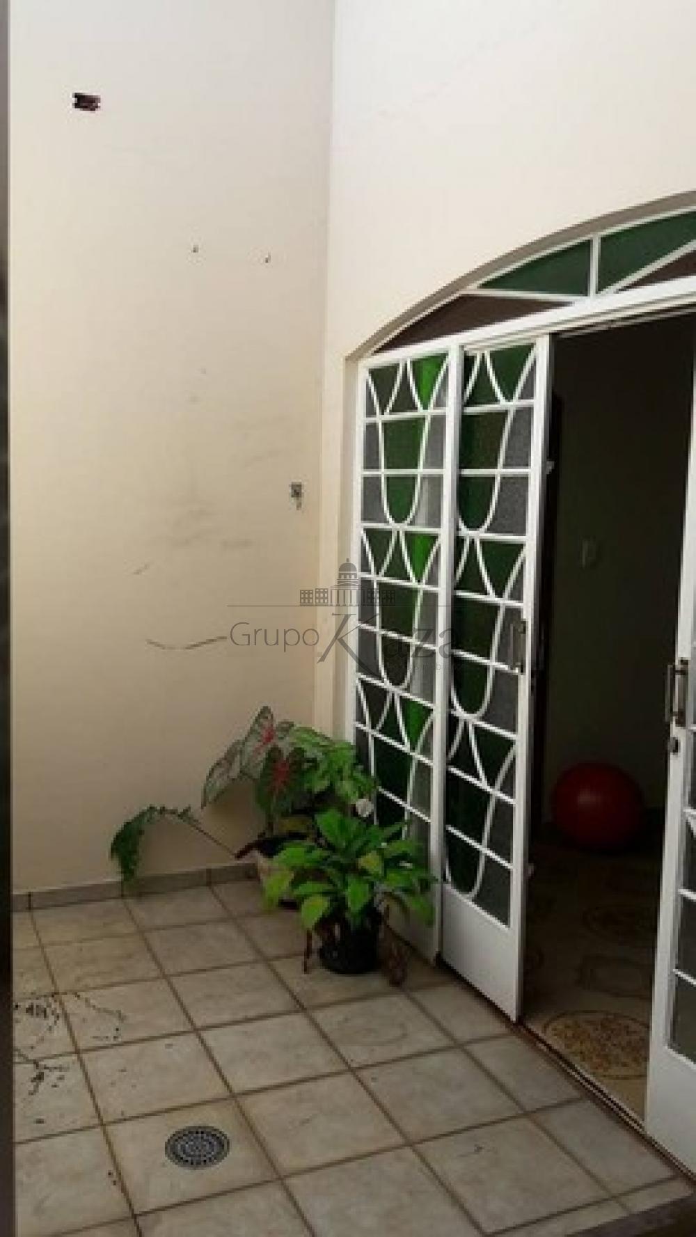 Foto 14 de Casa Padrão em Conjunto Residencial Galo Branco, São José dos Campos - imagem 14