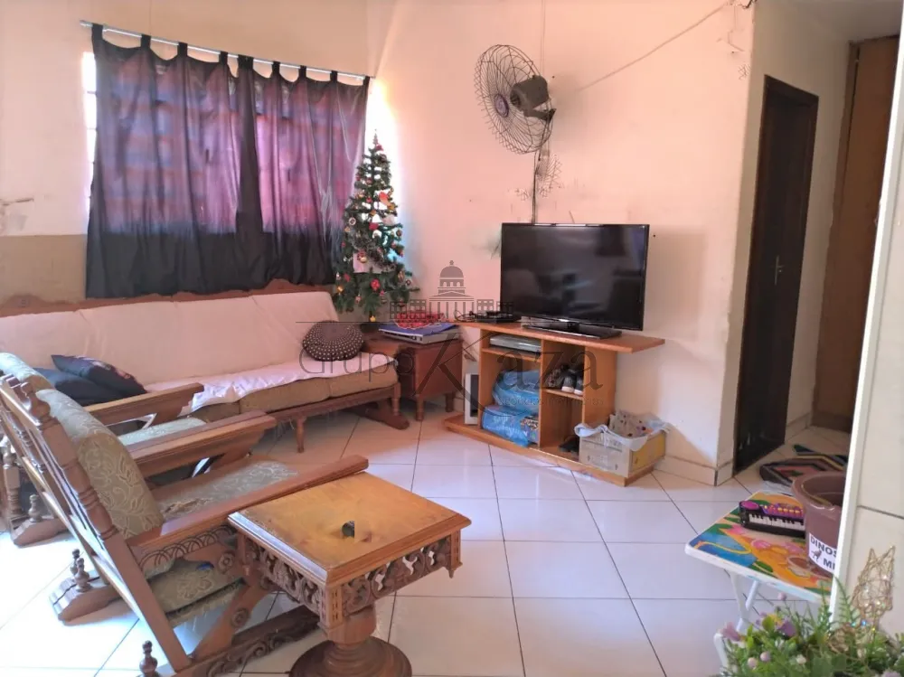Foto 1 de Casa Padrão em Parque Industrial, São José dos Campos - imagem 1