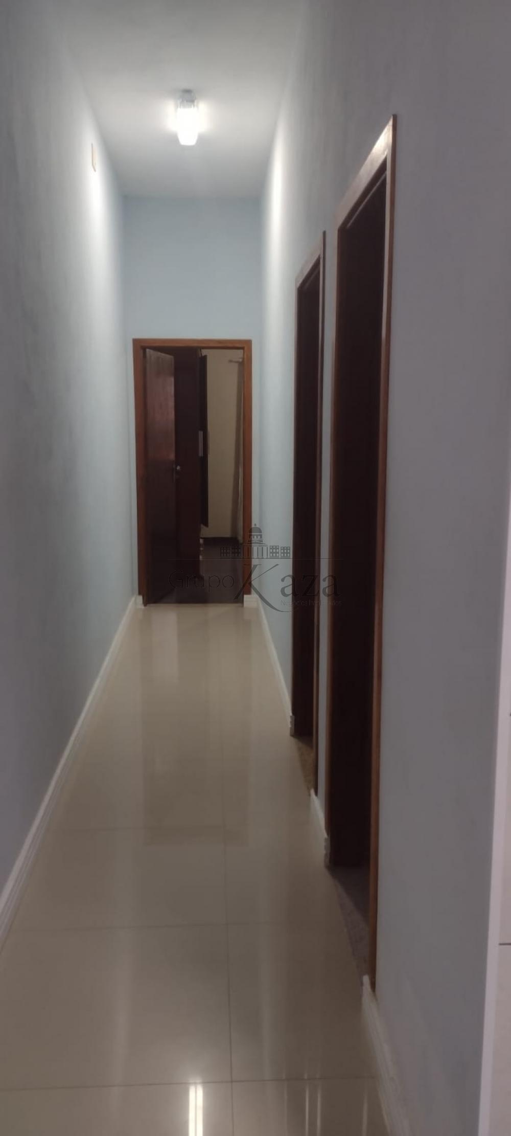 Foto 9 de Casa Padrão em Parque Santo Antônio, Jacareí - imagem 9